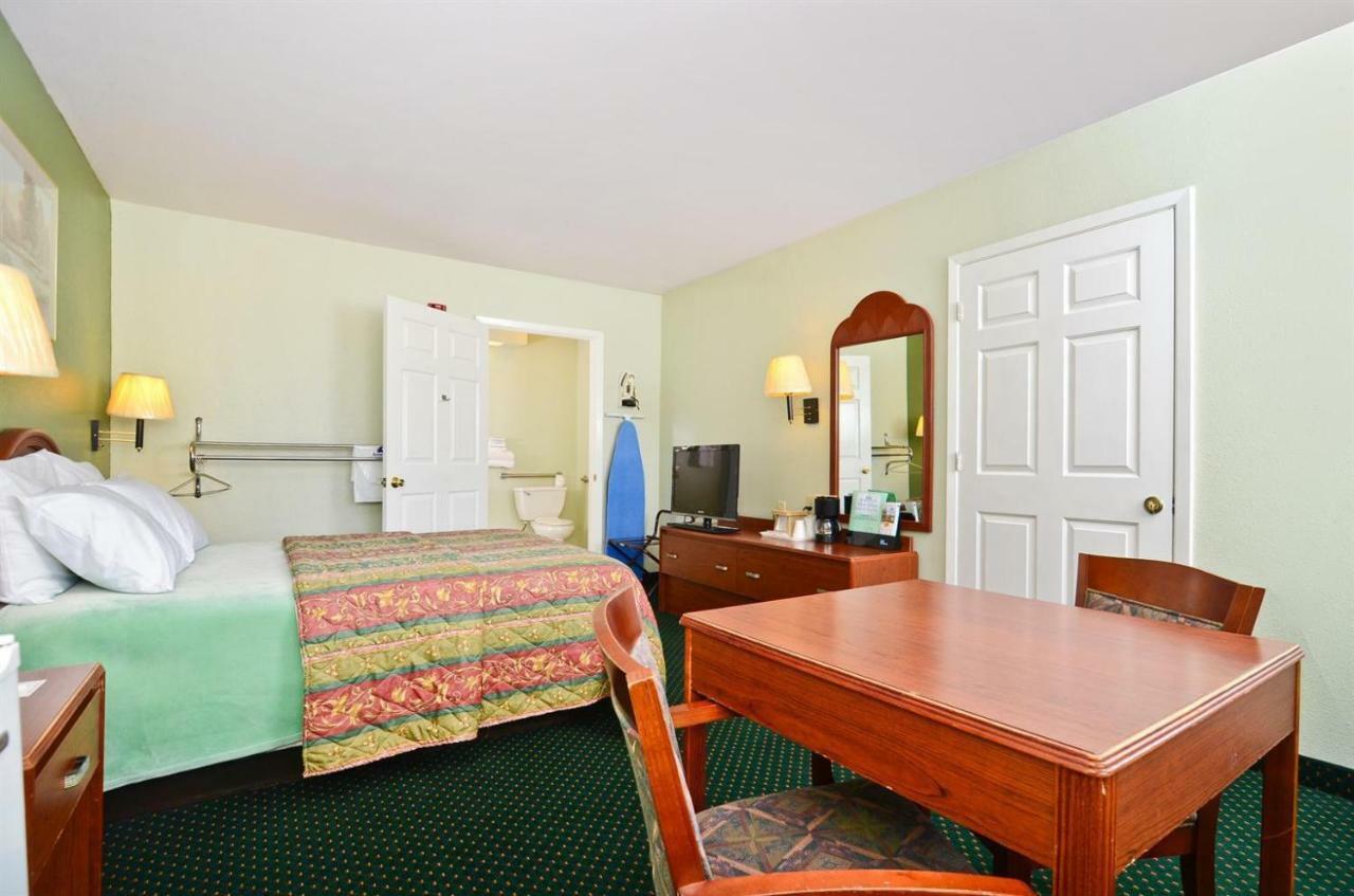Pine Point Inn & Suites Smithville المظهر الخارجي الصورة