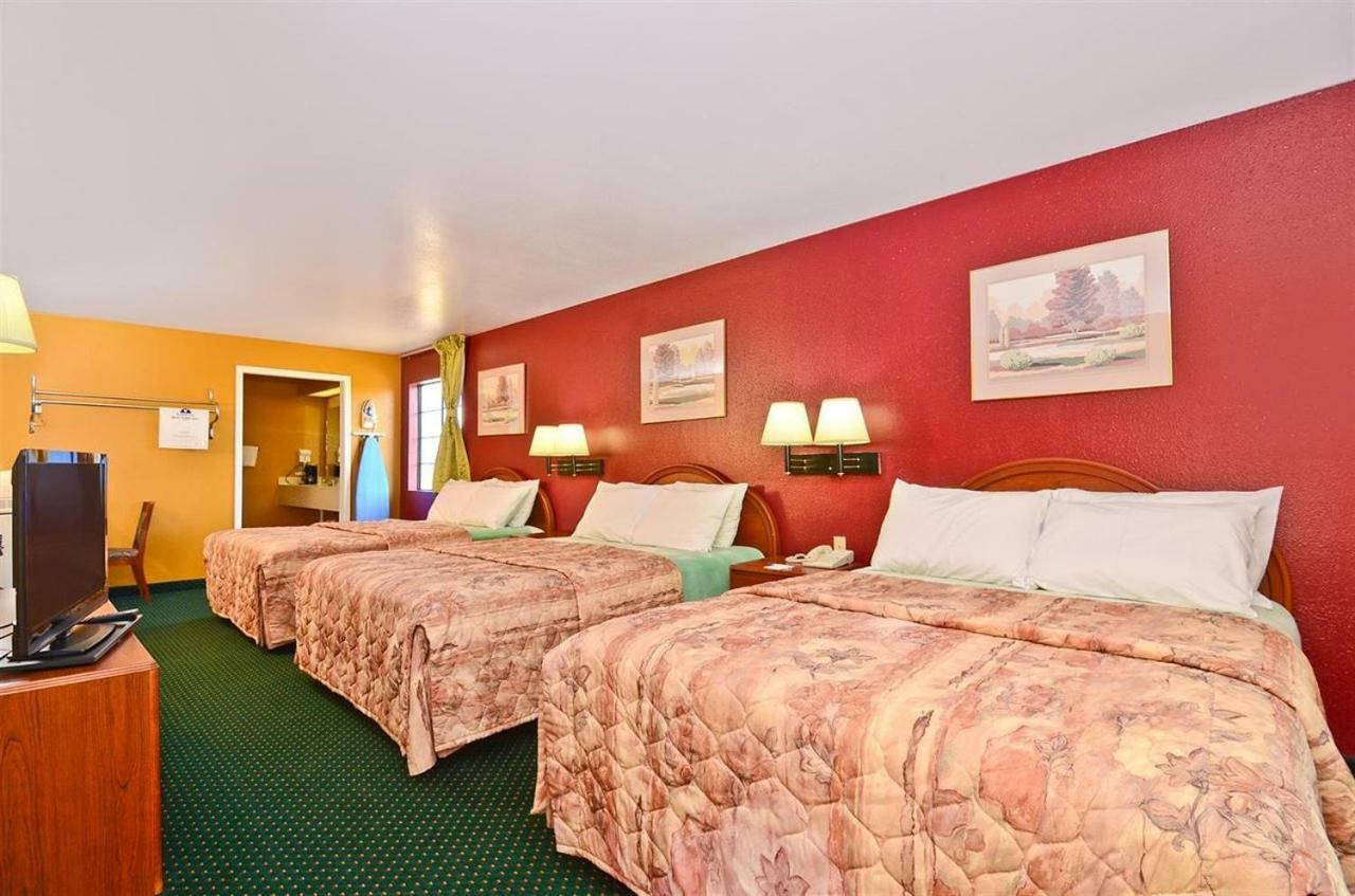 Pine Point Inn & Suites Smithville المظهر الخارجي الصورة