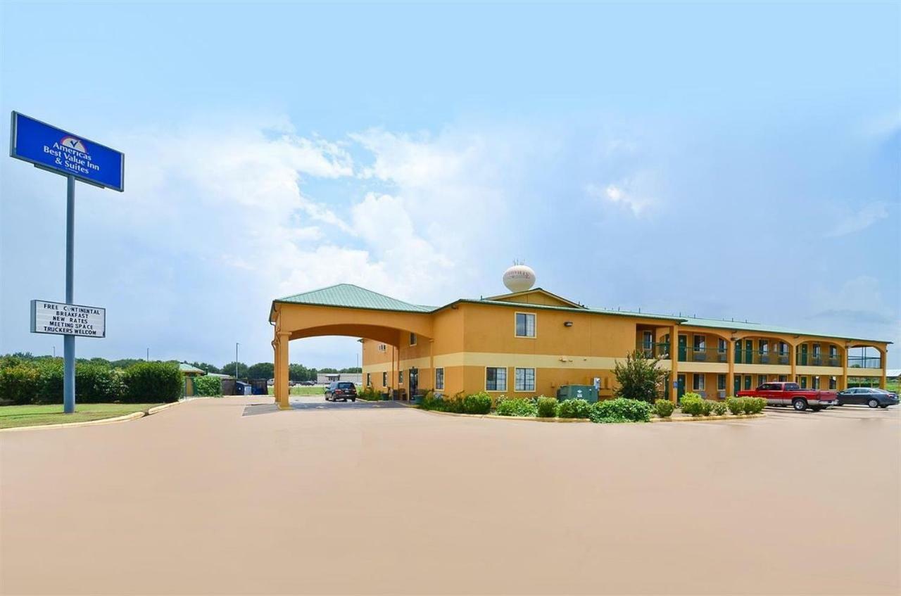Pine Point Inn & Suites Smithville المظهر الخارجي الصورة