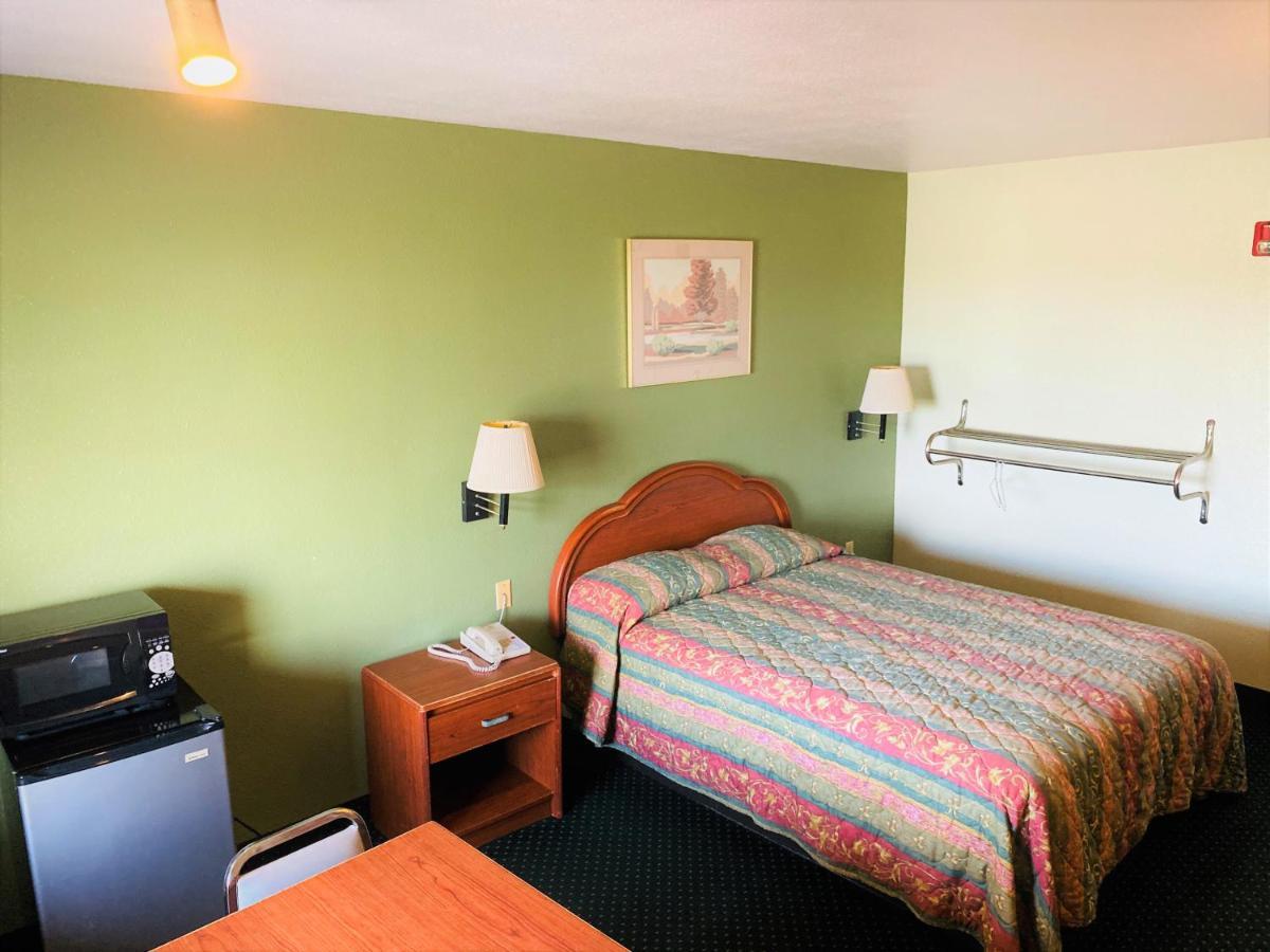 Pine Point Inn & Suites Smithville المظهر الخارجي الصورة