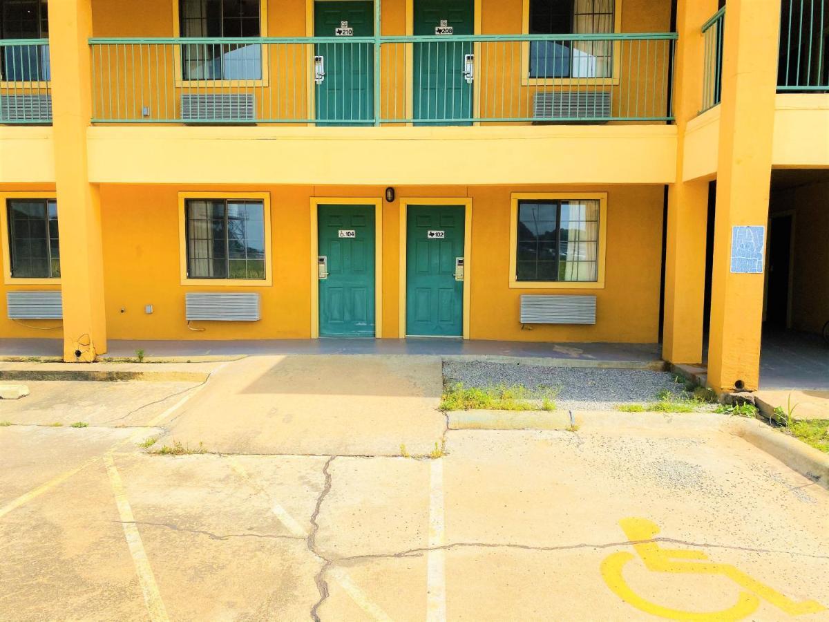 Pine Point Inn & Suites Smithville المظهر الخارجي الصورة
